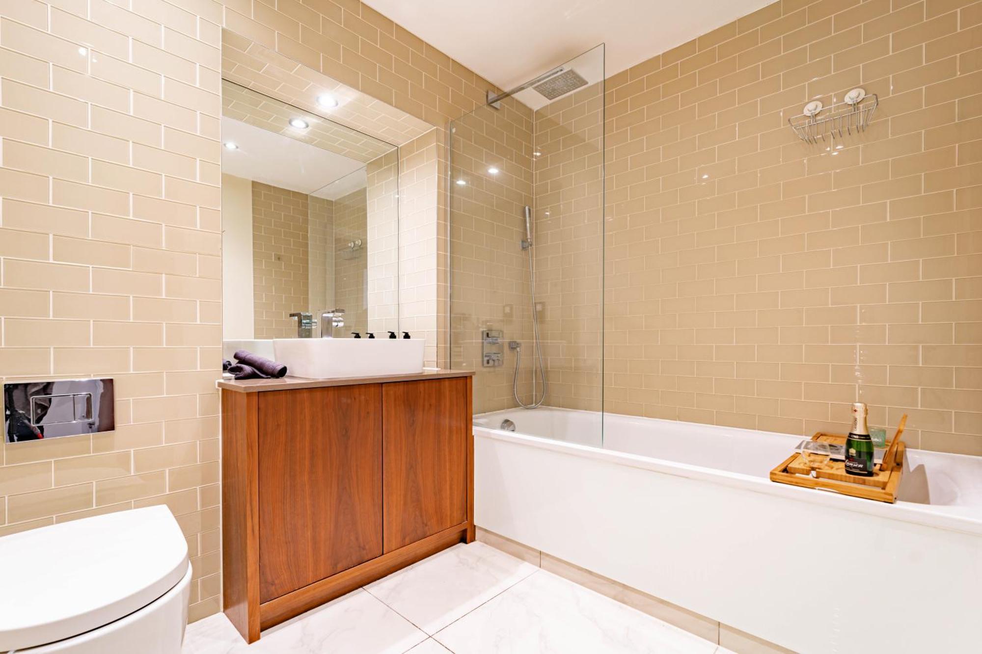 Stylish And Comfortable Canary Wharf Apartment Perfect For Long Stays London Exterior photo